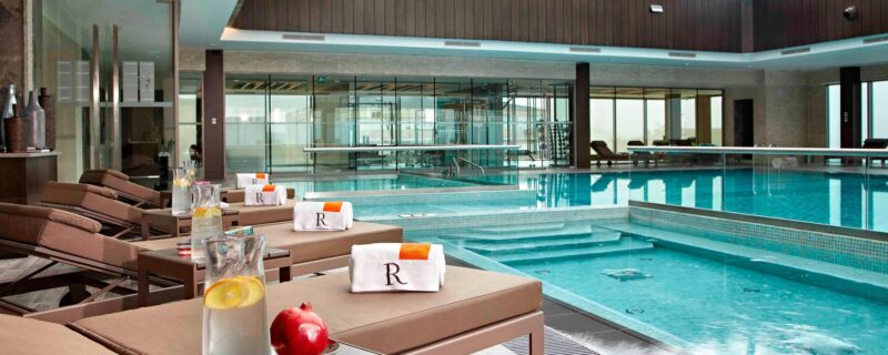 istbo pool 0085 hor feat